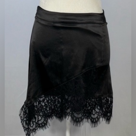 NWT Chic Black Asymmetrical Lace Hem Skirt - Picture 1 of 4
